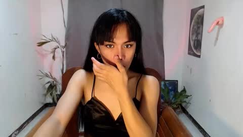 rivaxox1 online show from May 13, 2026, 3:48 am