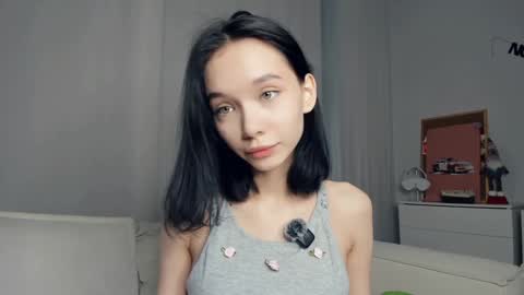 Rina online show from December 20, 2025, 1:18 pm