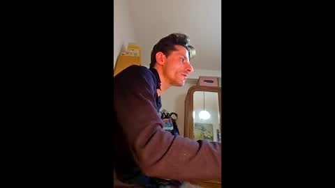 rizzo1980682473 online show from April 5, 2026, 9:12 pm