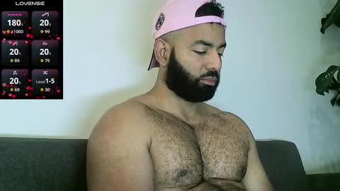 SebasRoa online show from November 10, 2025, 3:11 pm