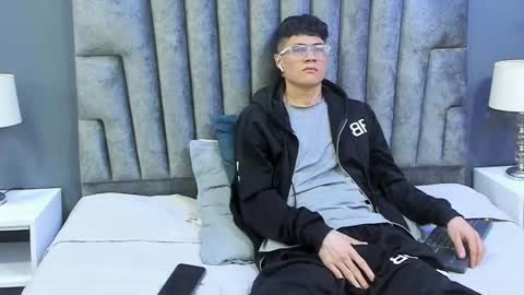 Roan Birkin online show from March 11, 2025, 10:20 pm