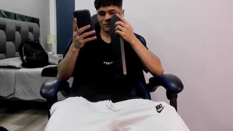 Roan Birkin online show from October 15, 2025, 7:36 pm