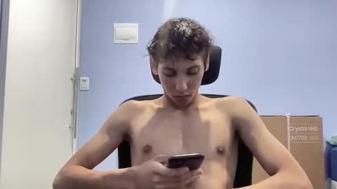 Snapshot of roandry909974 chatting on December 11, 2024, 1:15 am roandry909974 online show from December 11, 2024, 1:15 am