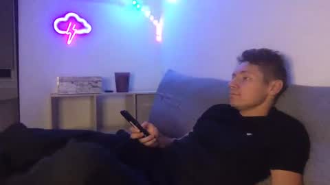 RoastingCorn online show from December 20, 2024, 10:49 am