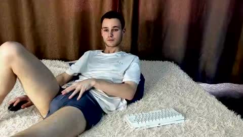 robert10211 online show from February 26, 2026, 10:14 am