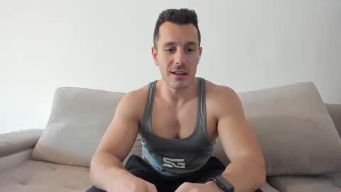 roberto4ever online show from February 27, 2025, 1:07 pm