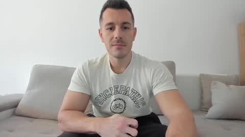 roberto4ever online show from March 5, 2025, 10:22 am