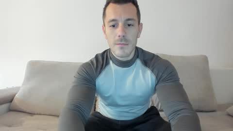 roberto4ever online show from March 12, 2025, 10:16 am