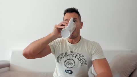 roberto4ever online show from September 13, 2025, 11:10 am