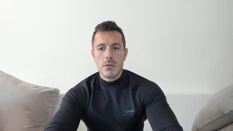 roberto4ever online show from October 10, 2025, 10:25 am