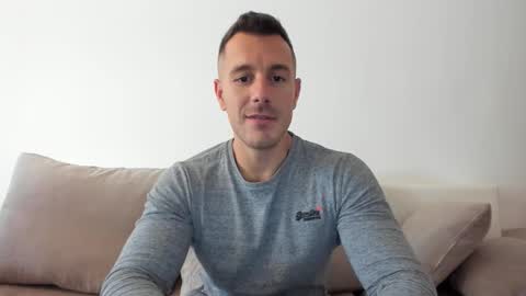 roberto4ever online show from October 20, 2025, 11:10 am