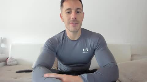 roberto4ever online show from March 25, 2026, 10:54 am