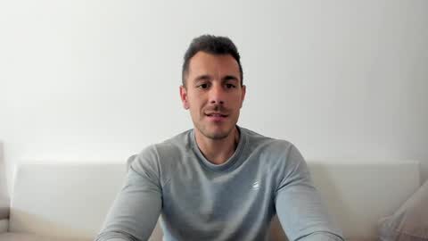 roberto4ever online show from April 18, 2026, 11:25 am