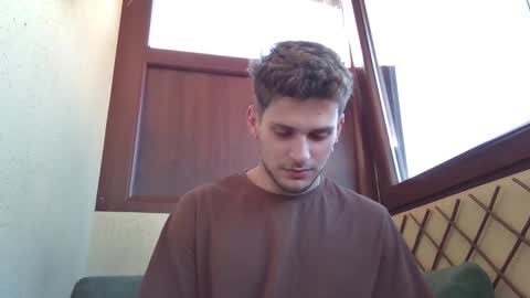 Snapshot of roberto_twink1 chatting on January 27, 2025, 1:41 pm Roberto online show from January 27, 2025, 1:41 pm