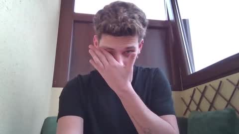 Snapshot of roberto_twink1 chatting on February 2, 2025, 6:48 am Roberto online show from February 2, 2025, 6:48 am