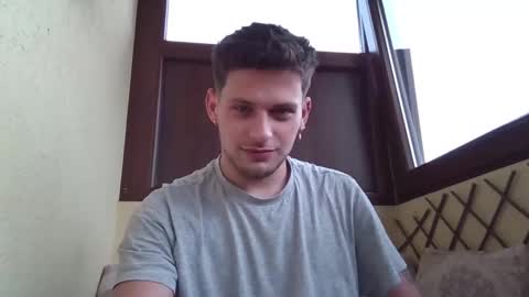 Snapshot of roberto_twink1 chatting on March 12, 2025, 6:40 am Roberto online show from March 12, 2025, 6:40 am