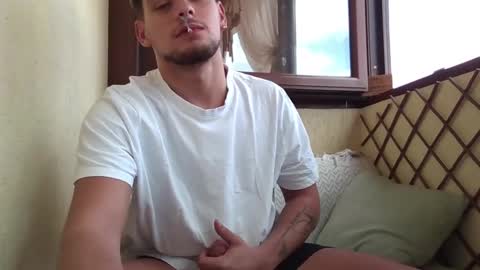 Snapshot of roberto_twink1 chatting on September 23, 2025, 7:44 am Roberto online show from September 23, 2025, 7:44 am