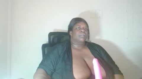 robertswhitney52 online show from November 22, 2025, 10:47 am