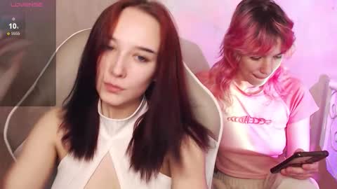 Snapshot of robin_yours chatting on December 17, 2025, 12:33 pm Robin your online show from December 17, 2025, 12:33 pm