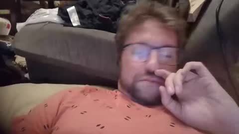 robinouhot online show from May 10, 2026, 12:05 am