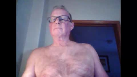 robo0000 online show from May 15, 2026, 11:23 pm