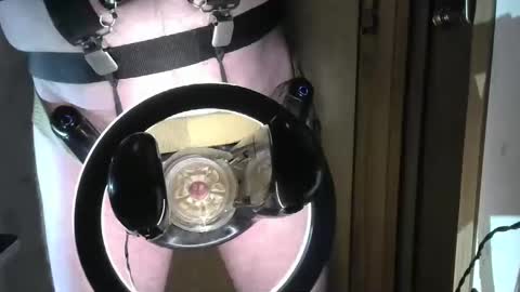 Snapshot of robodickmilker chatting on January 18, 2025, 12:35 am Robodickmilker online show from January 18, 2025, 12:35 am