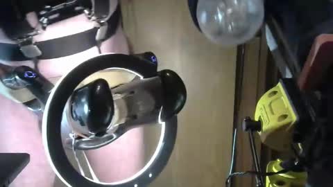 Snapshot of robodickmilker chatting on February 18, 2025, 8:38 am Robodickmilker online show from February 18, 2025, 8:38 am
