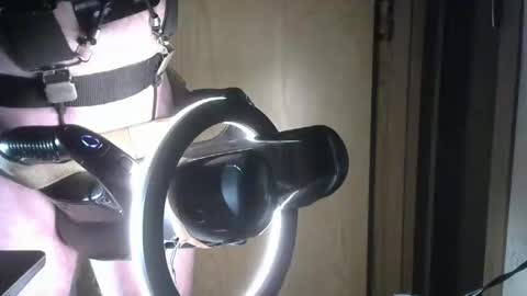 Snapshot of robodickmilker chatting on October 16, 2025, 5:14 pm Robodickmilker online show from October 16, 2025, 5:14 pm