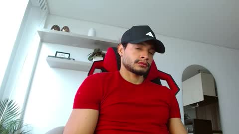 roby_millerr online show from October 11, 2025, 7:01 pm