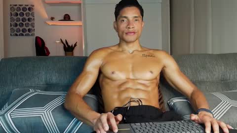 roby_millerr online show from February 4, 2026, 1:11 am