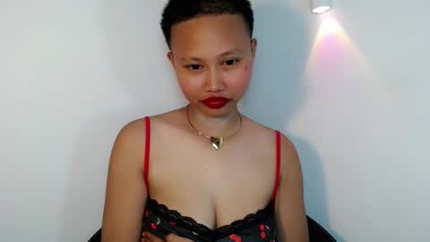 ASH LEE online show from January 14, 2026, 2:23 pm