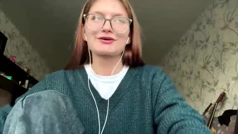 robynsentinella online show from November 21, 2025, 5:06 am