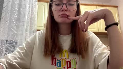 robynsentinella online show from November 22, 2025, 9:08 am