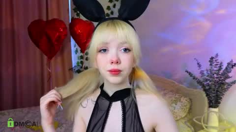 rochelle_dolly online show from April 3, 2026, 2:04 pm