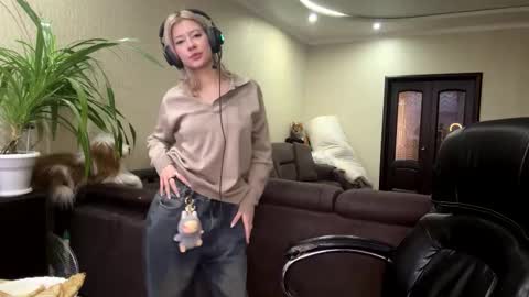 Anny online show from February 2, 2026, 10:58 am