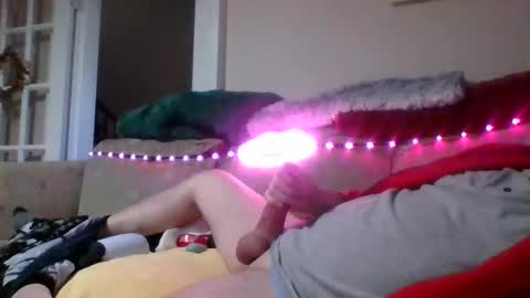 Snapshot of rockinghard7 chatting on December 18, 2025, 7:20 pm cum mature edging daddy cock online show from December 18, 2025, 7:20 pm