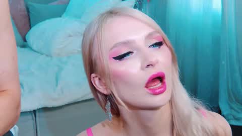 Lina and Den online show from September 13, 2025, 8:03 am