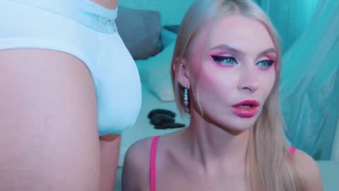 Lina and Den online show from March 4, 2026, 7:36 am