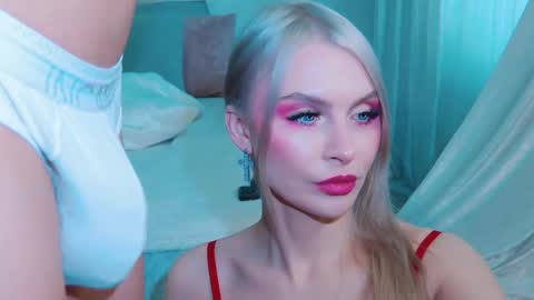 Lina and Den online show from March 20, 2026, 9:03 am