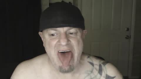 Snapshot of roinaz chatting on December 6, 2024, 12:23 am roinaz online show from December 6, 2024, 12:23 am