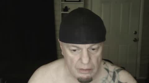 Snapshot of roinaz chatting on December 16, 2024, 2:15 am roinaz online show from December 16, 2024, 2:15 am