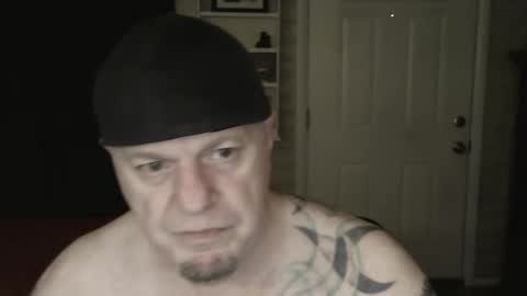 Snapshot of roinaz chatting on January 4, 2025, 8:37 pm roinaz online show from January 4, 2025, 8:37 pm