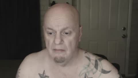 Snapshot of roinaz chatting on February 17, 2025, 8:41 am roinaz online show from February 17, 2025, 8:41 am