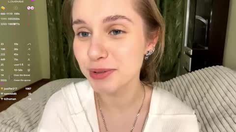 Mia online show from January 5, 2026, 5:27 pm