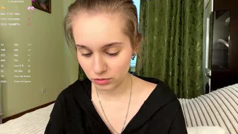 Mia online show from January 6, 2026, 9:35 am