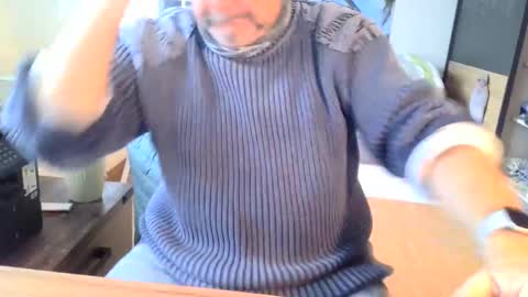 rolandloser1000 online show from January 27, 2025, 12:48 pm