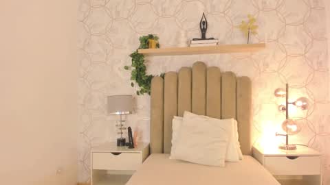   online show from December 20, 2024, 12:05 pm