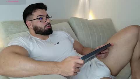 Snapshot of roman_lux chatting on October 20, 2025, 5:52 am Roman Lux online show from October 20, 2025, 5:52 am