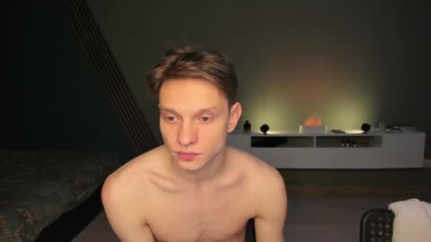 Snapshot of romeo_mercy chatting on December 15, 2024, 10:58 pm Romeo online show from December 15, 2024, 10:58 pm