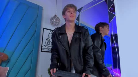 Snapshot of romeo_ricci1 chatting on January 17, 2025, 3:43 pm Romeo Ricci online show from January 17, 2025, 3:43 pm